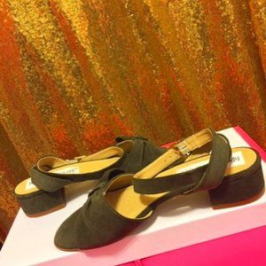 NEW Women's Green Suede Sandals Size 6 B